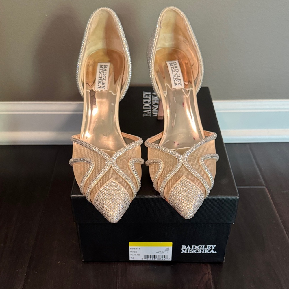 Badgley Mischka Sparkling Heels size 9.5